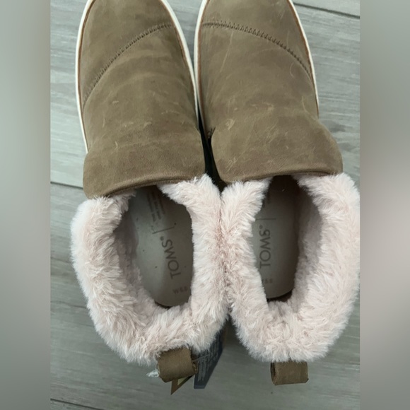 NWT TOMS Paxton Mid-Top Slip-On Women Sneaker Sable Leather Faux Fur 10016046 - Picture 8 of 8